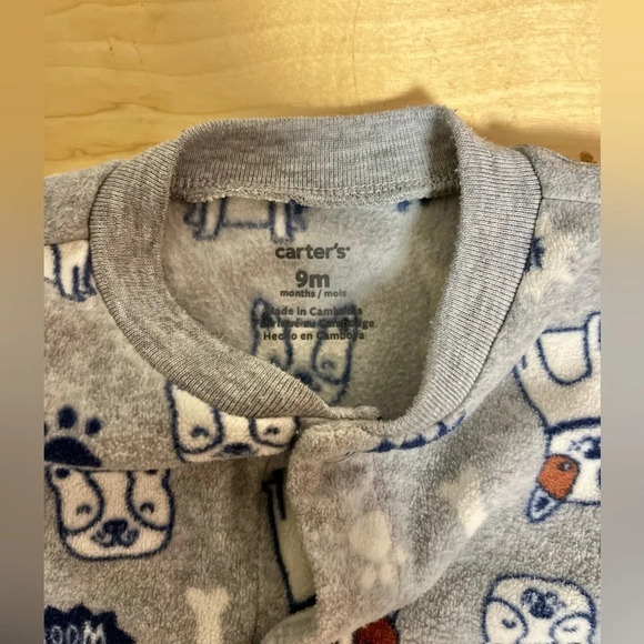 Set of 2 Carter’s Fleece 9M Baby Boy Onesies - Picture 5 of 9